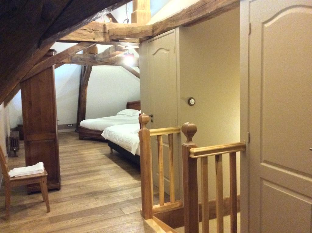 Bed and Breakfast Domaine De Noyer Saint-Christophe-en-Brionnais Номер фото